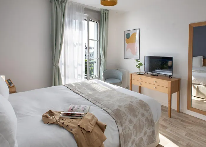 Domitys Saria * Serris